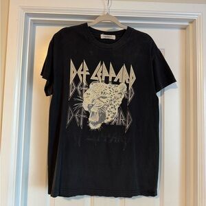 Def Leppard shirt